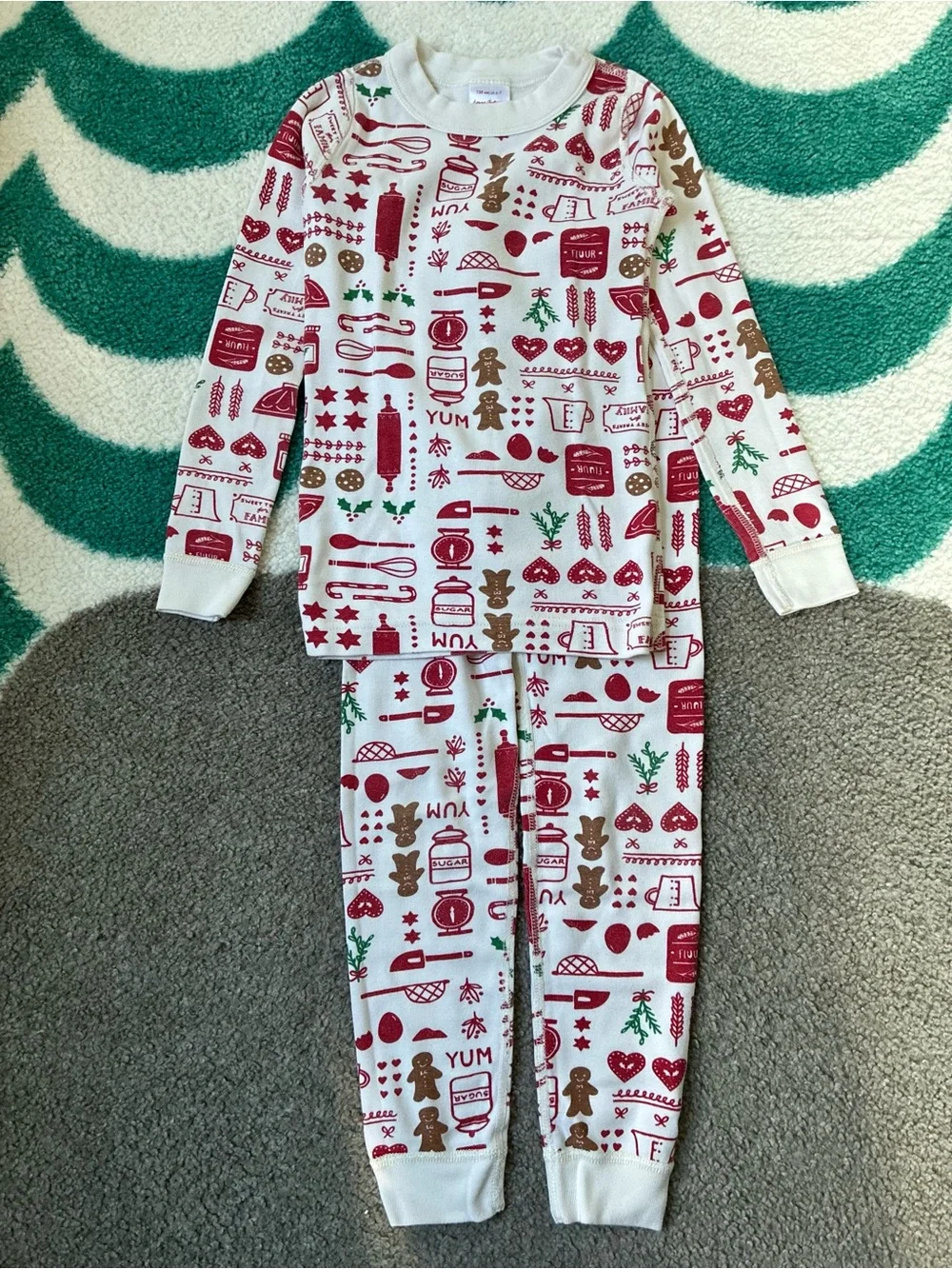 Hanna Andersson Christmas Baking Pajamas (Cream/Red) Size 6-7